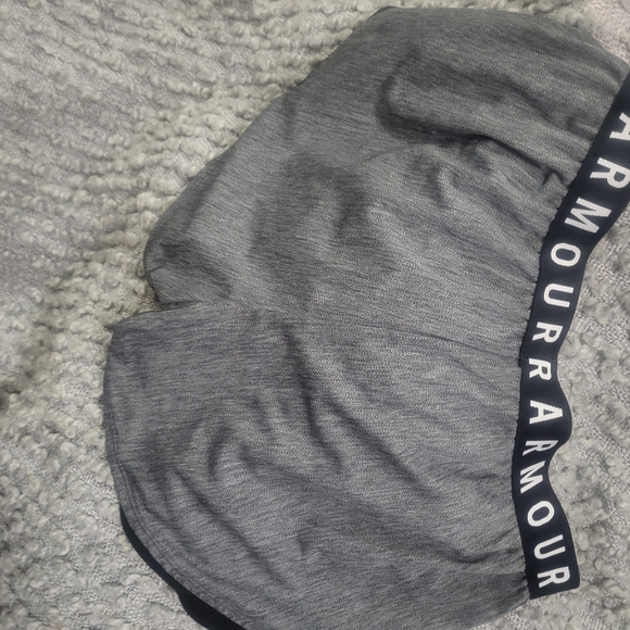 Shorts - Picture 2 of 3